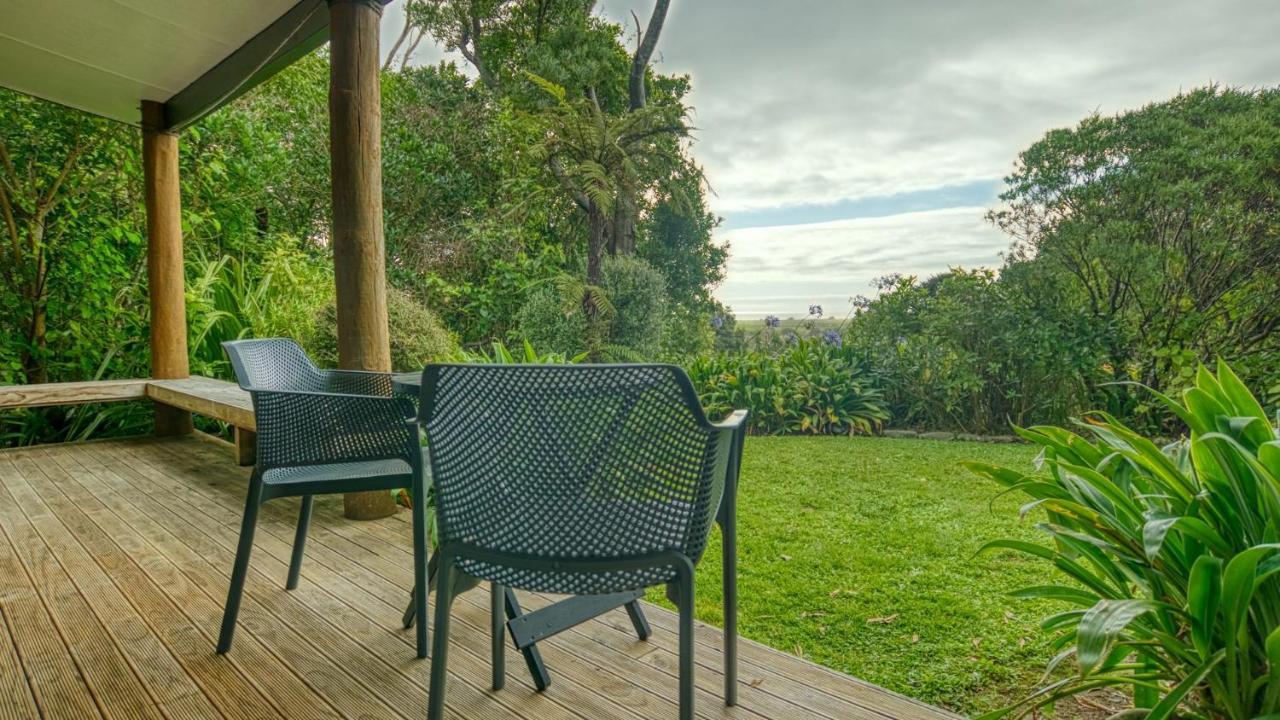Paparoa Beach Hideaway With Hot Tub Barrytown ภายนอก รูปภาพ