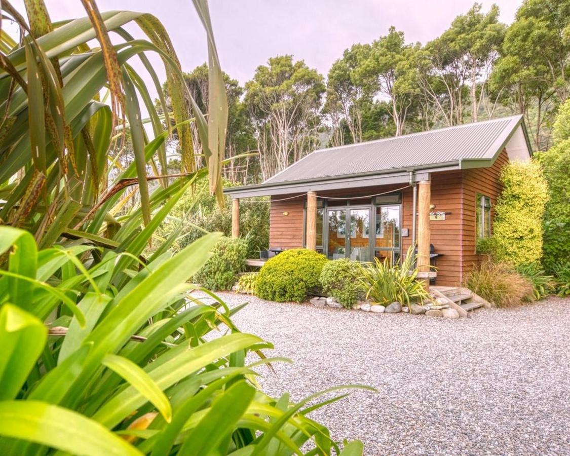 Paparoa Beach Hideaway With Hot Tub Barrytown ภายนอก รูปภาพ